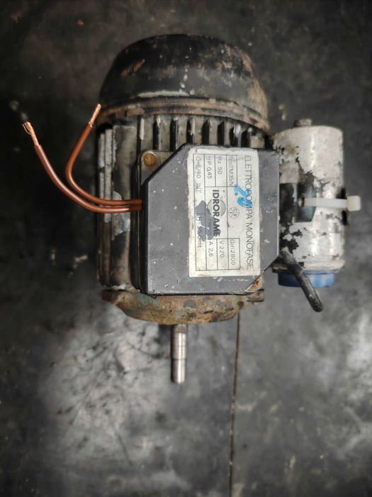 Motor 220 V // 0,45HP // 2800 RPM