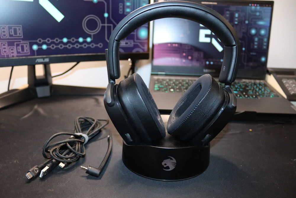 Słuchawki bezprzewodowe nauszne ROCCAT Syn Max Air ze stacją dokującą (6768)