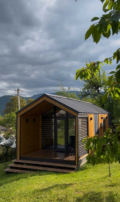 Міні-будинок 28 м2 з терасою. Ідеальне рішення для гір чи озера