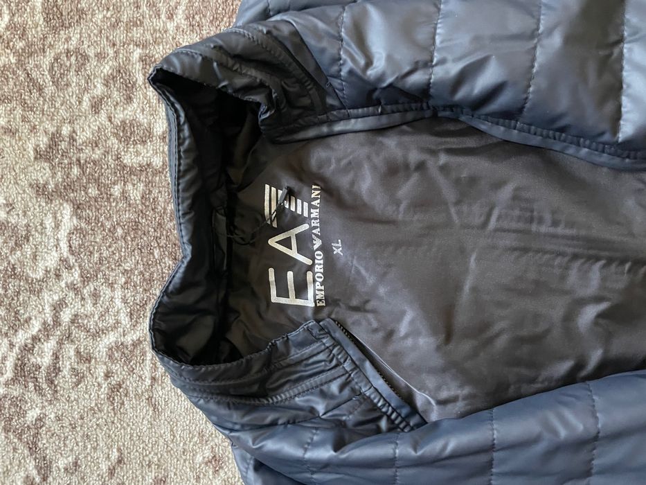 Просто нереальна класична курточка від Armani оригінал Та нова