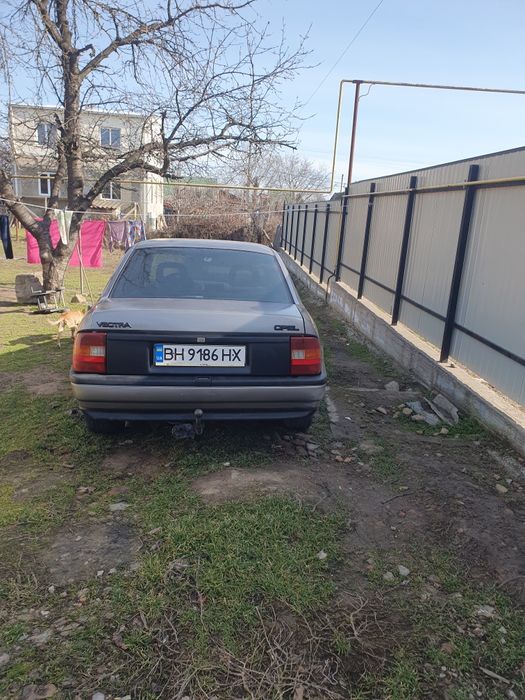 Продам автомобиль Опель Вектра,,А  механика 1.6 бензин