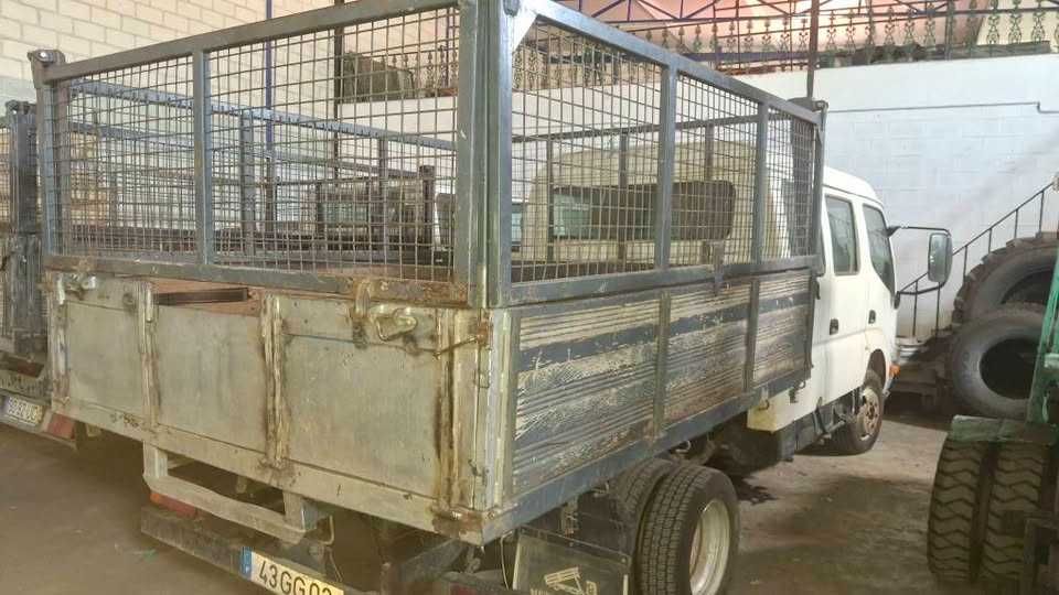 Toyota dyna 9 lugares basculante