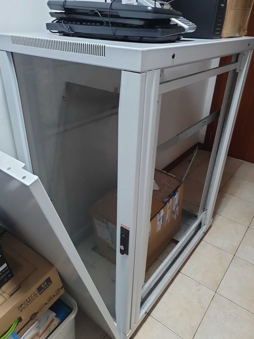 Olirack - Armário rack de chão