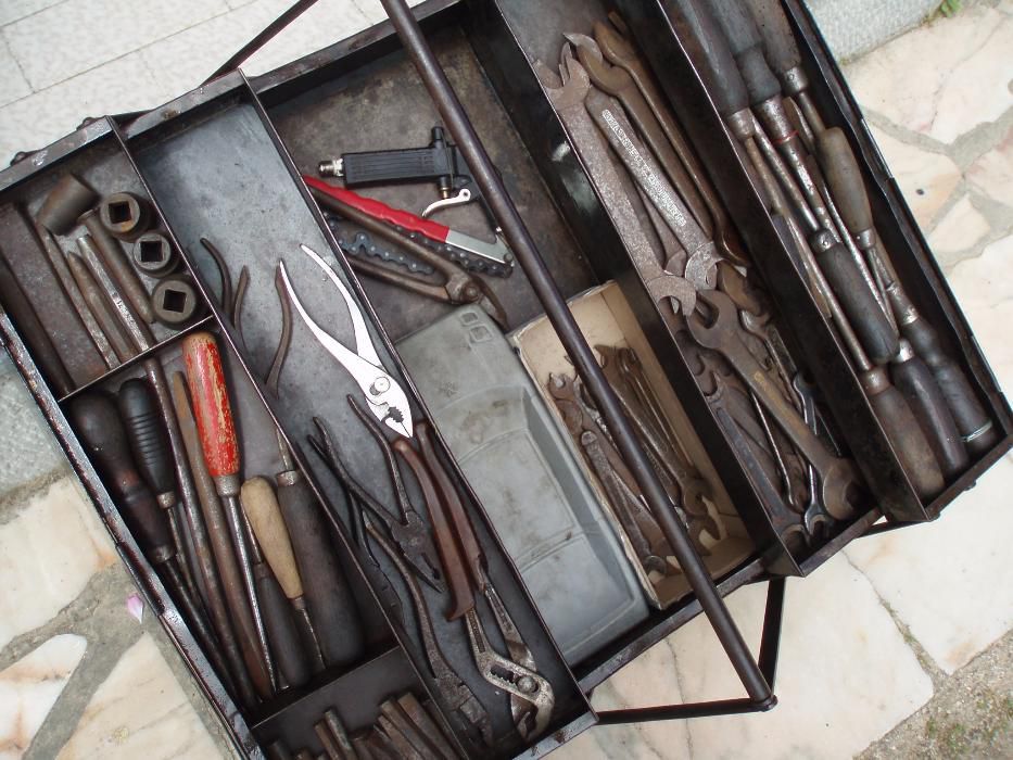 caixa com ferramentas