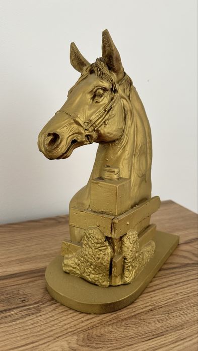 Estatuta busto cavalo