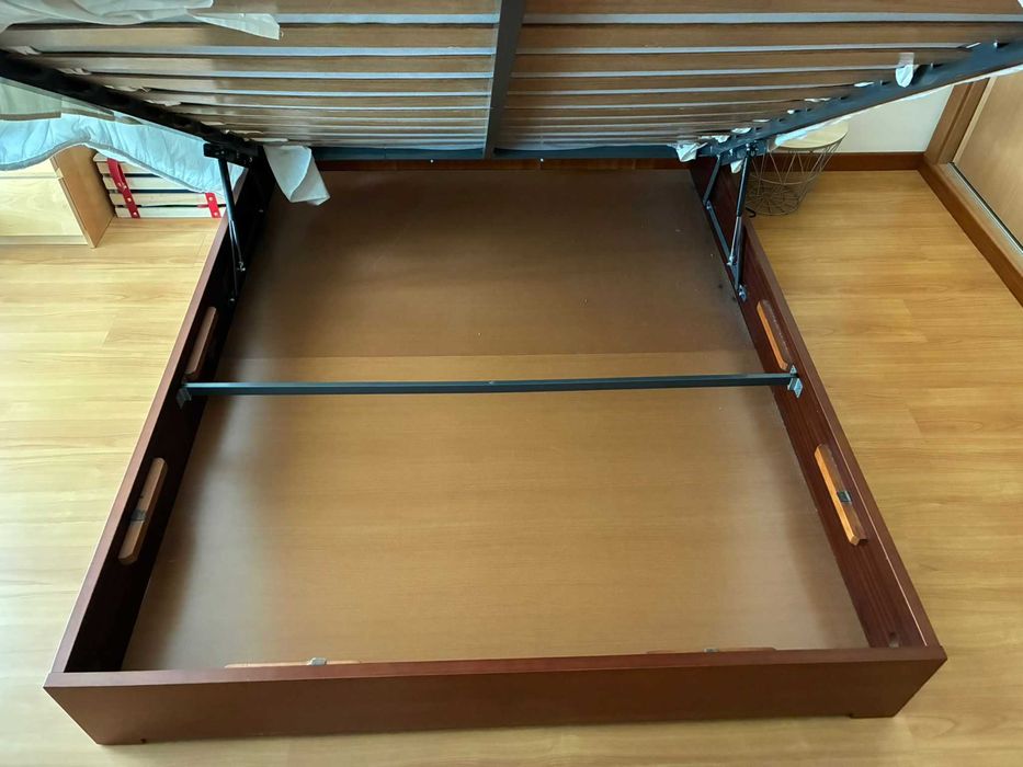 Cama de casal Cerejeira