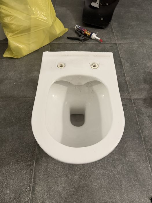Miska WC podwieszana + deska wolnoopadająca