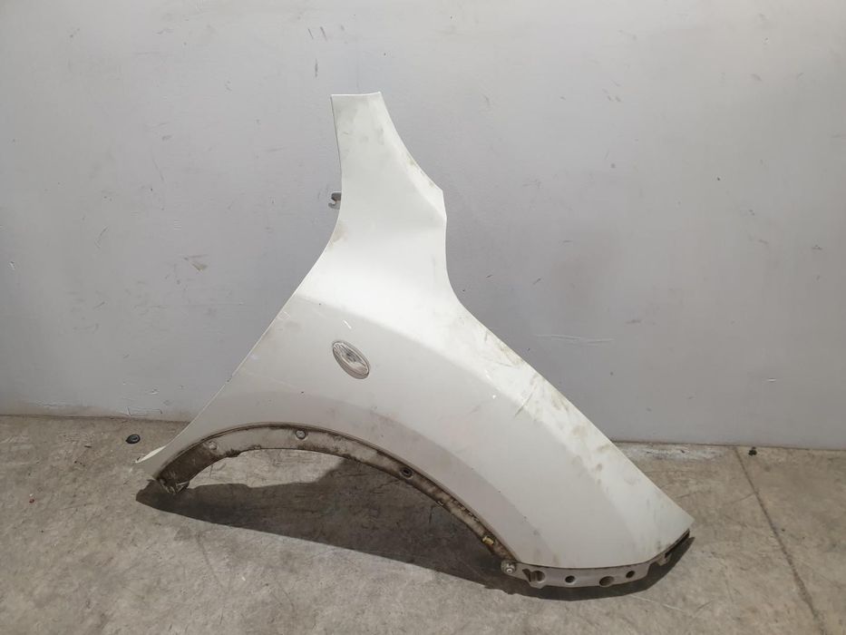 Guarda-Lamas Frente Direito Nissan Juke F15E