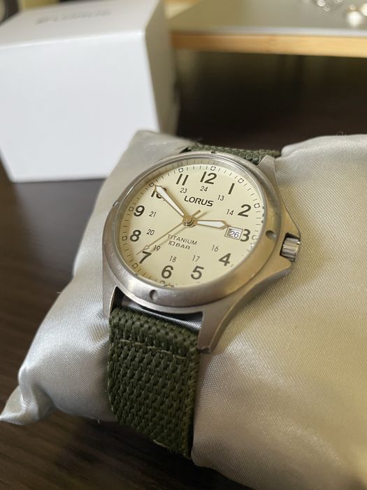 Lorus field watch RG877CX9 tytan, szafir, wr100