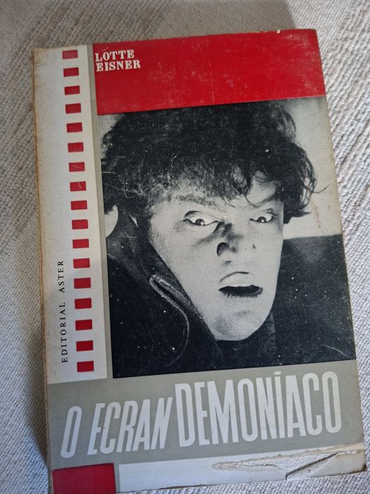 Livro sobre cinema de terror