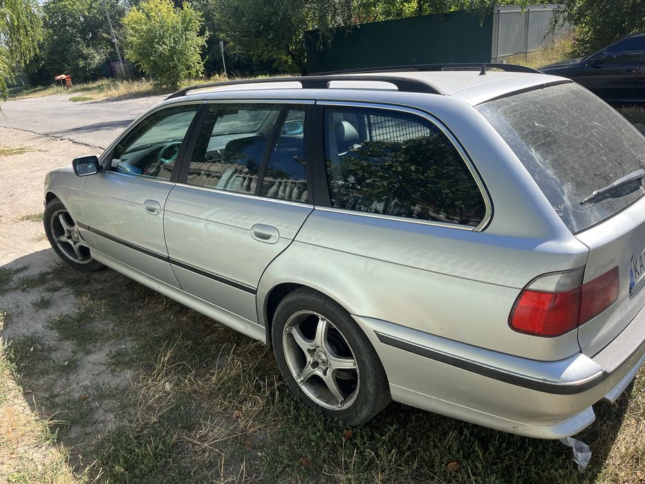 BMW e 39 2000 року