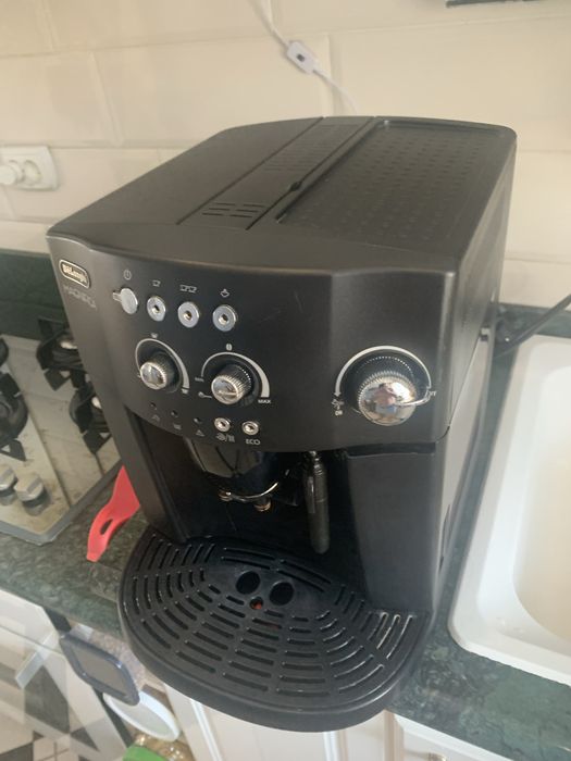 Кавомашина Delonghi Magnifica 4008