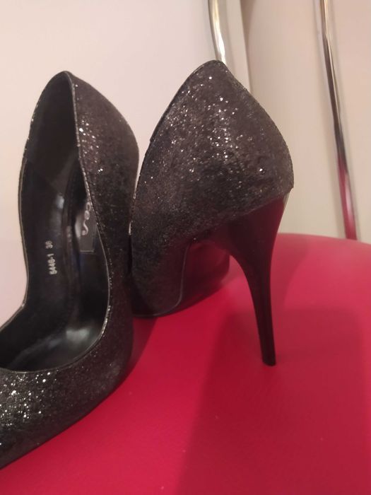 Nowe klasyczne szpilki brokatowe vices 36