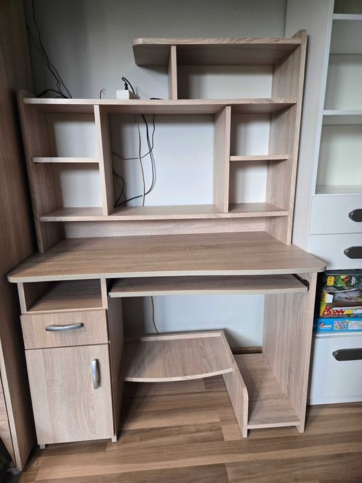 Biurko o długości 110 cm