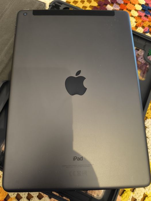iPad 7ª Gen (Wi-Fi + 4G) 128GB - Caixa e Acessórios Originais