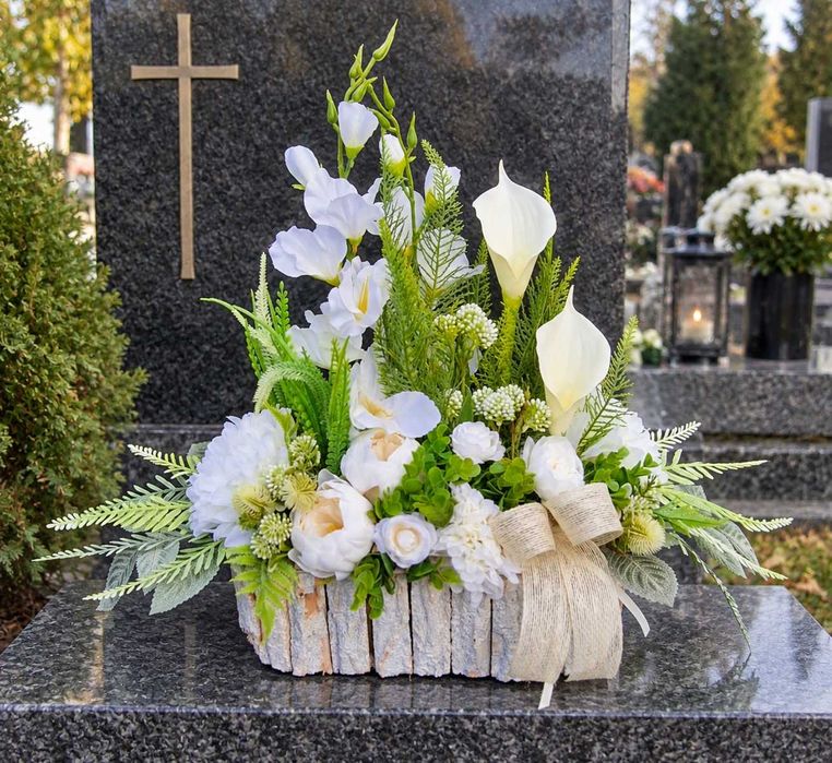 Kompozycja kwiatowa na grób stroik cmentarz  Z394