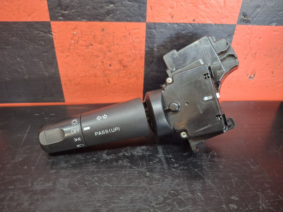 Botão / interruptor de luzes MITSUBISHI Fuso