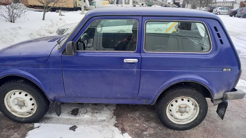 Легковий універсал ВАЗ 21214, 2010 року