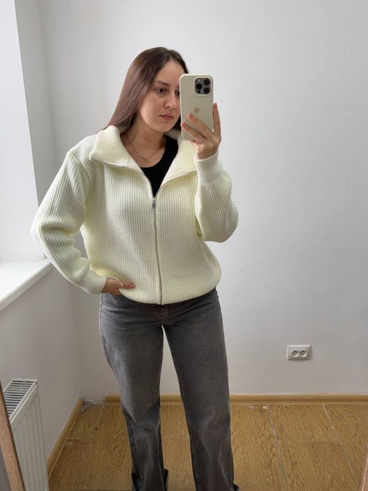 Жіночий светр на блискавці