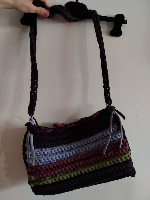 Mala em macramé, várias cores