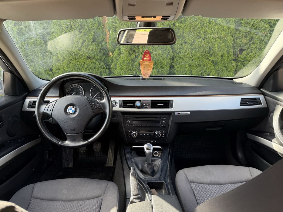BMW e90 2.0 бензин механік 6ст