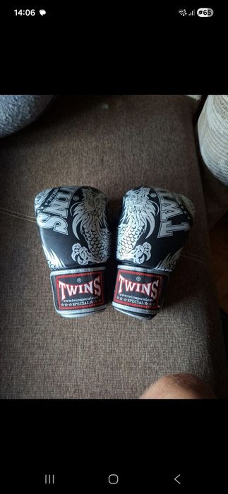 Rękawice Twins 10 oz Dragon Black