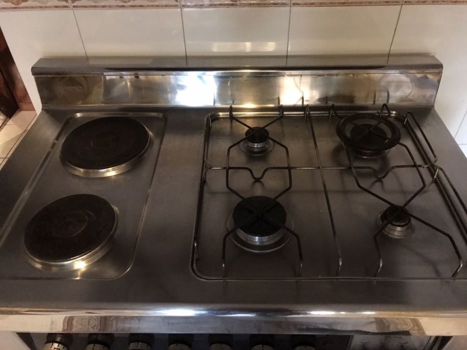 Conjunto Fogão (4 bicos) + 2 placas elétricas + forno c/ espeto - SCIC