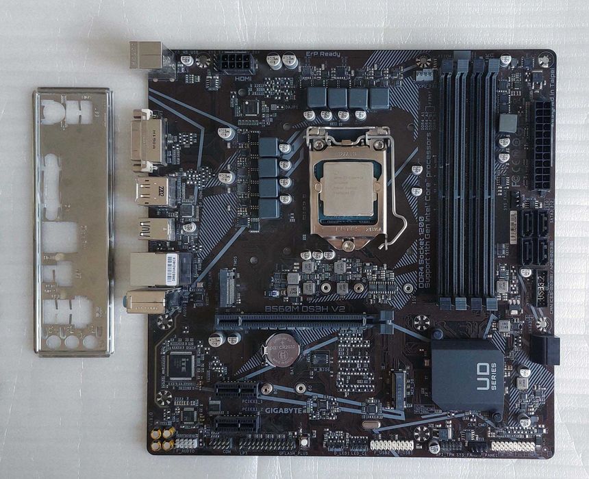 Procesor Core i5-10505//Płyta główna Gigabyte B560M DS3H V2