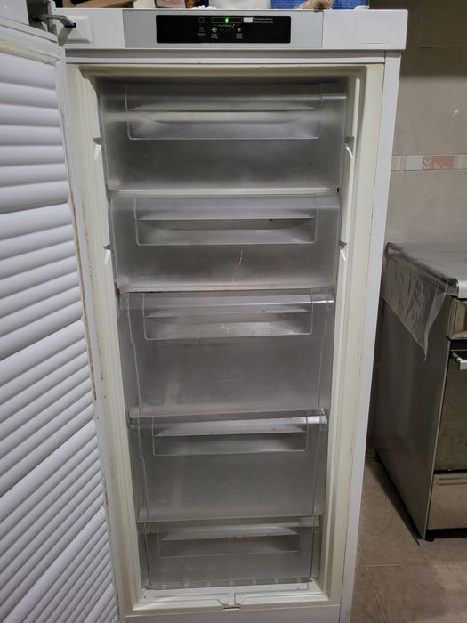 Arca vertical com gavetas Wirlpool