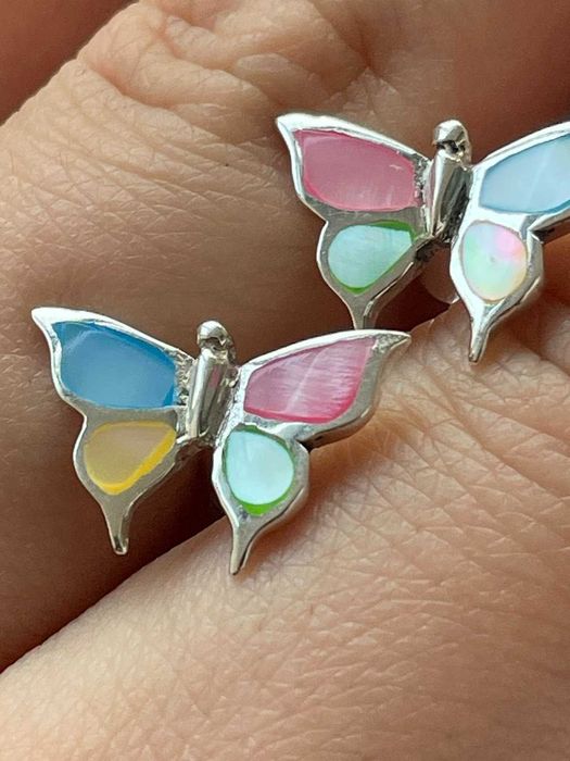 Серьги с перламутром фантазийного цвета, серебро 925 пробы.