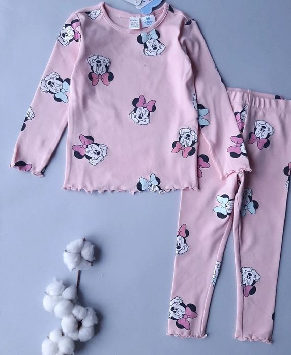 Продам костюм на дівчинку дуже милий в принт мікі