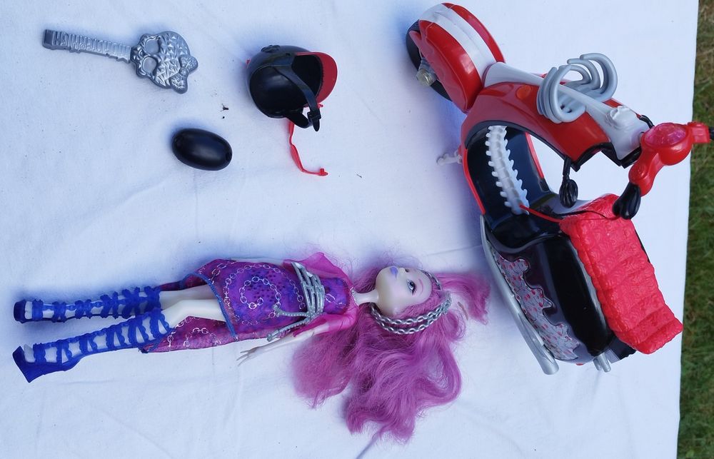 Lalka Monster high Ari Hauntington + motorower