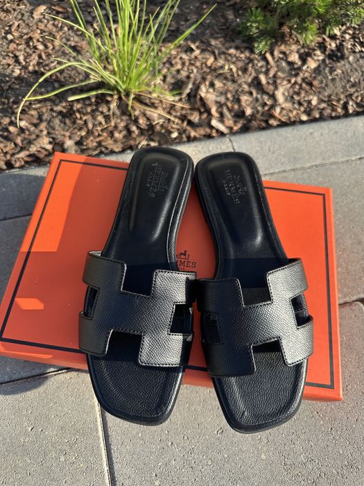 шльопанці у стилі Hermès Oran
