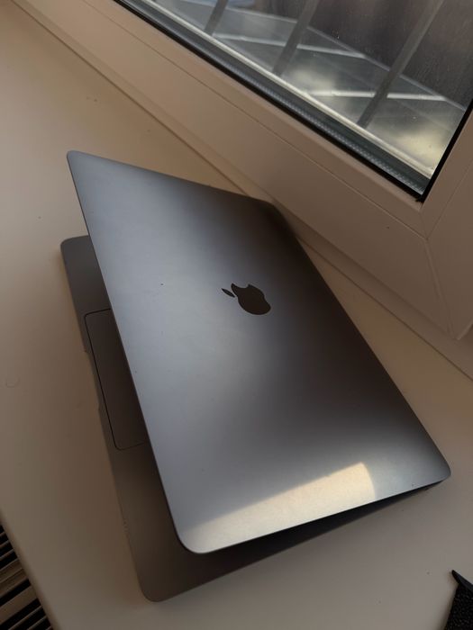 Macbook Air Intel Core i3, 2020, 8GB, SSD 256