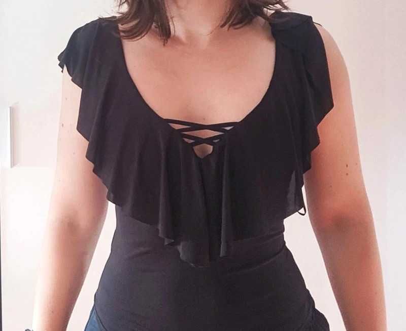 Body folhos tamanho M
Usado uma vez