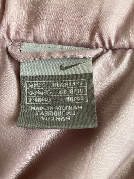 Жіноча пухова куртка Nike