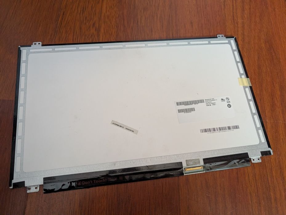 Матрица 15.6 1366*768 40pin B156XW04 V.6