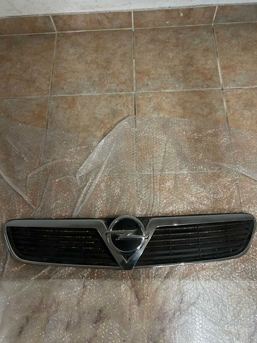Opel Vectra C peças faróis grelhas e outros elementos