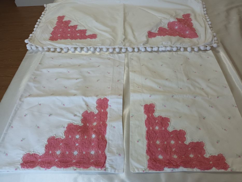 Toalha de Camilha + 2 Almofadas com Renda fina