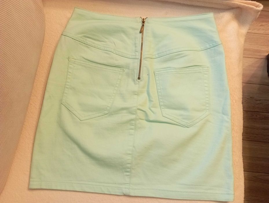 Miętowa spódniczka
