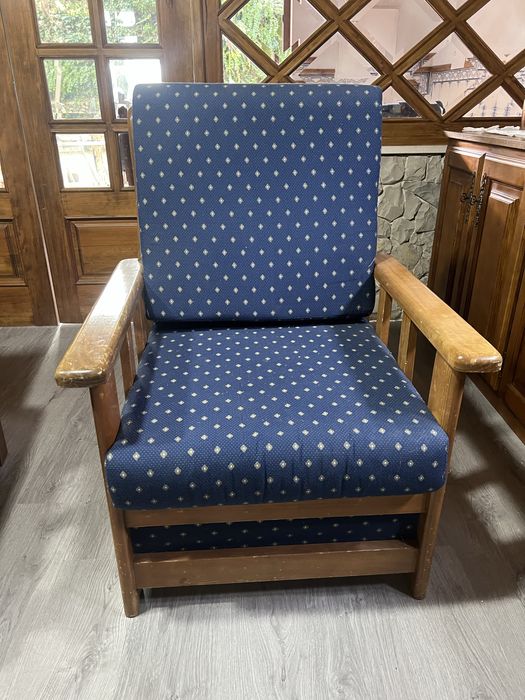 Sofa cama + 2 sofas pequenos (poltrona)