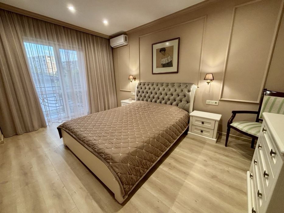 Здається Сучасний котедж в центрі Трускавця