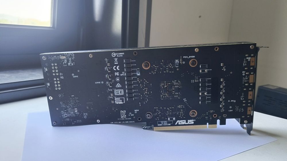 Placa gráfica Asus RTX 3070 turbo 8gb
