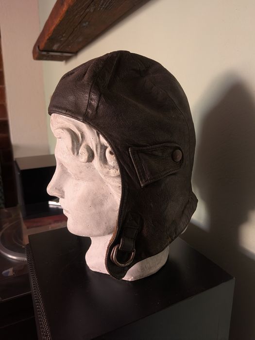 Stara pilotka przedwojenna