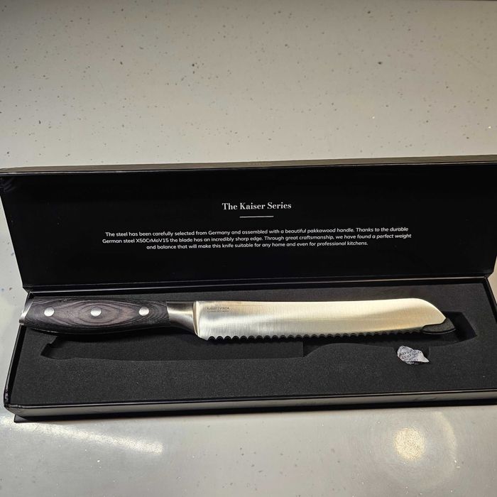 Nóż do chleba VINGA Kaiser / Srebrny