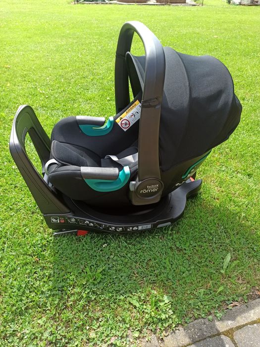 Fotelik samochodowy Britax Romer Baby Safe 3 i-Size + Baza obrotowa 360°
