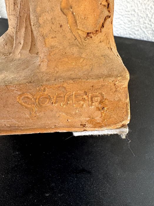 Escultura antiga em terracota de Johann Wilhelm Gösser