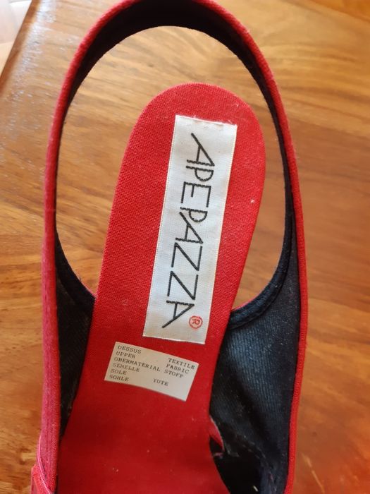 Sandálias em tecido Novas!