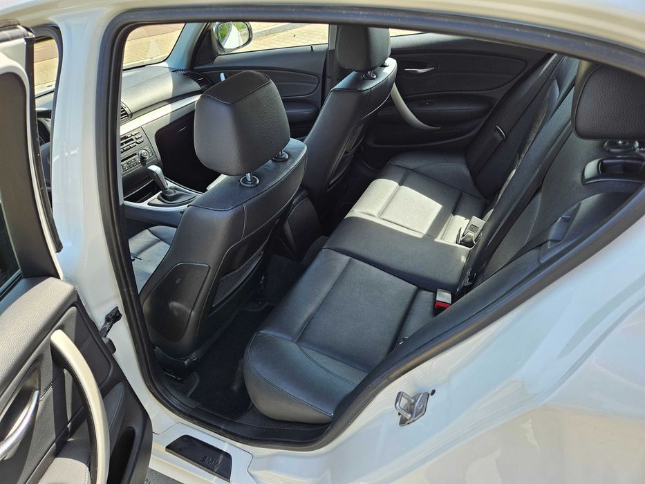 BMW seria 1  E87 2011r 2.0 benzyna