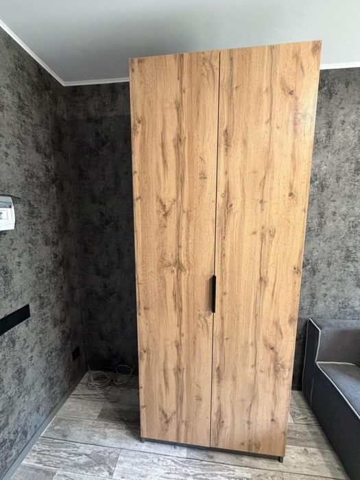 ПРОДАЄТЬСЯ кімната з власною кухнею та санвузлом.